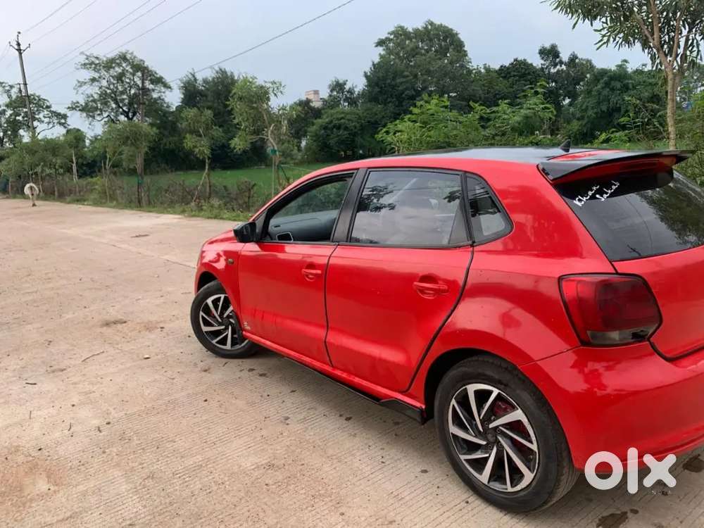 Polo red colour fresh condition