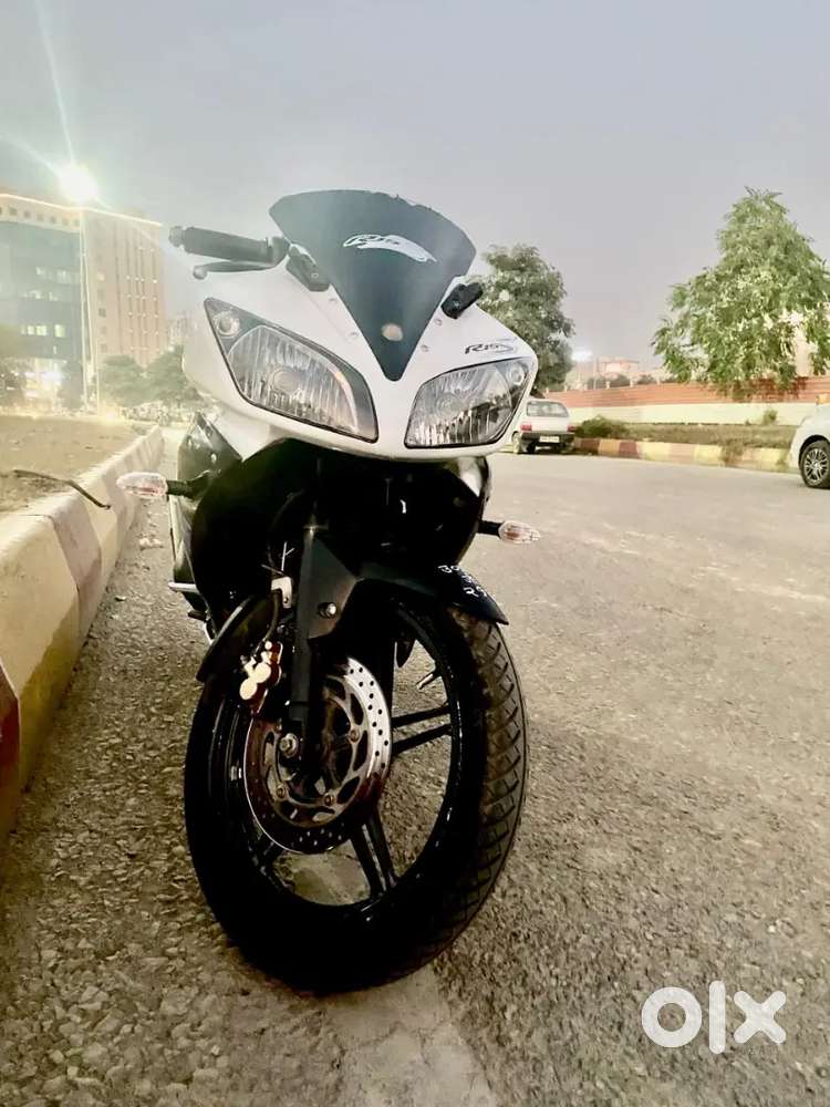 bike is a good condition urgent sale 2016 model r15s