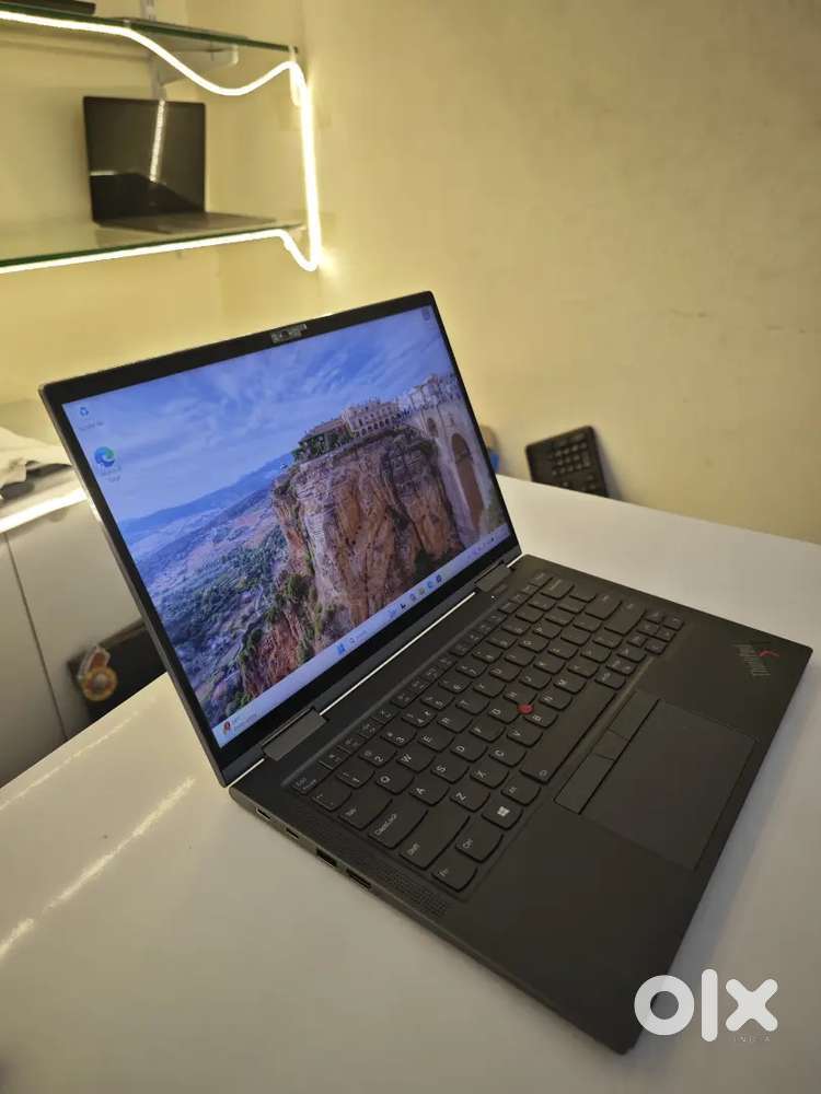 Lenovo yoga x360 i7 11 gen*
