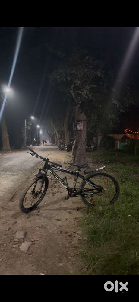 Hero cycle good condition with front and back disc brakes 1 year old