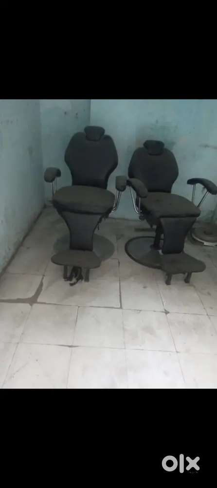 Saloon 2 chairs parlour chair very good condition