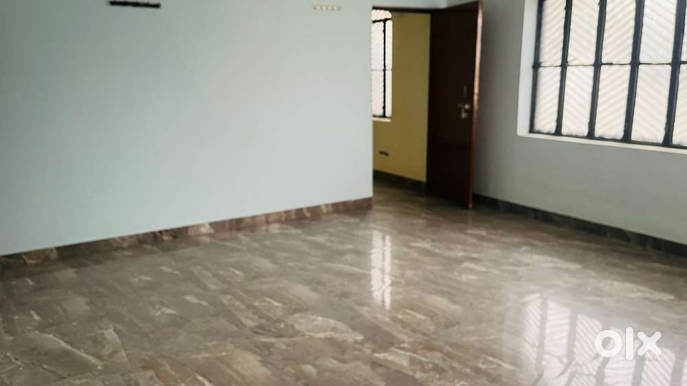 2 bhk flat available for rent in Mau at 8000