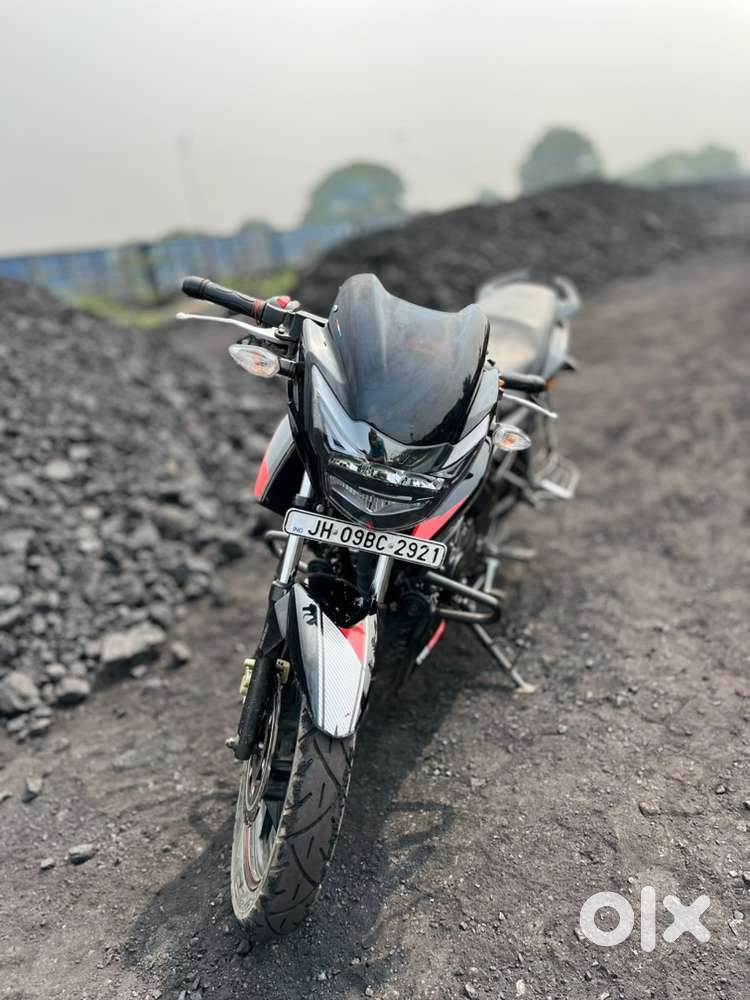 Apache Rtr 160 2v with dual disk variant