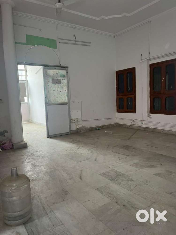 3500sqft commercial space at First floor