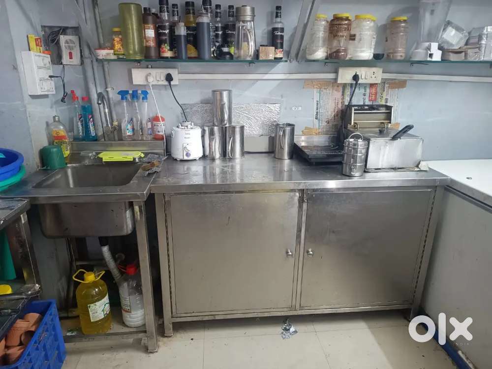 All kitchen equipment and machinery of Cafe