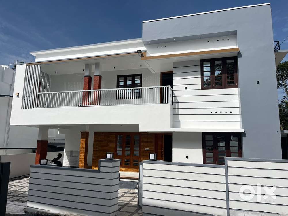 New 2200sqft House Pothencode