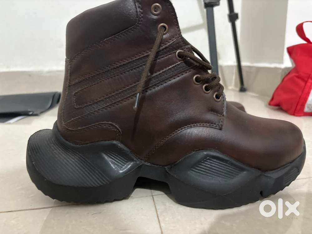 7 No 3.5 inch Hidden hill Male Leather shoes only 2500