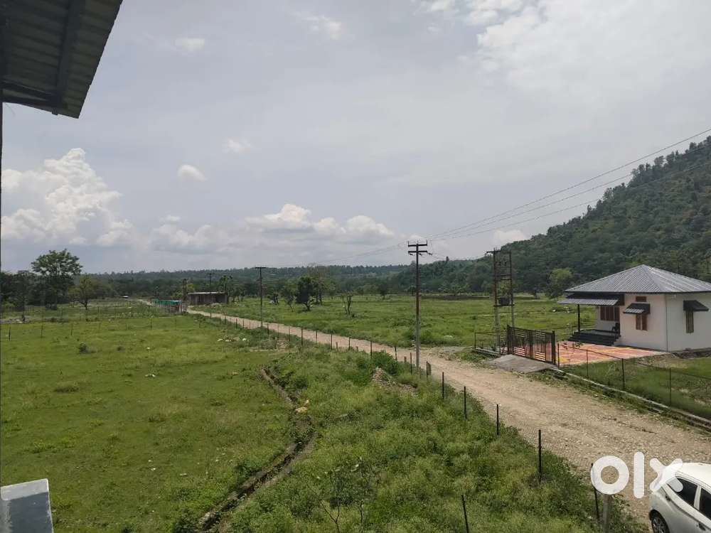 2 Side plot available best for investment side.