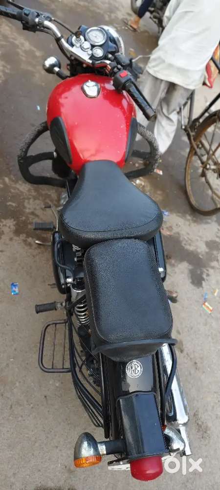 Urgent sale karna hai good condition hai jada chali nahi hai
