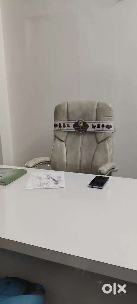 SALES & RELATIONSHIP MANAGER