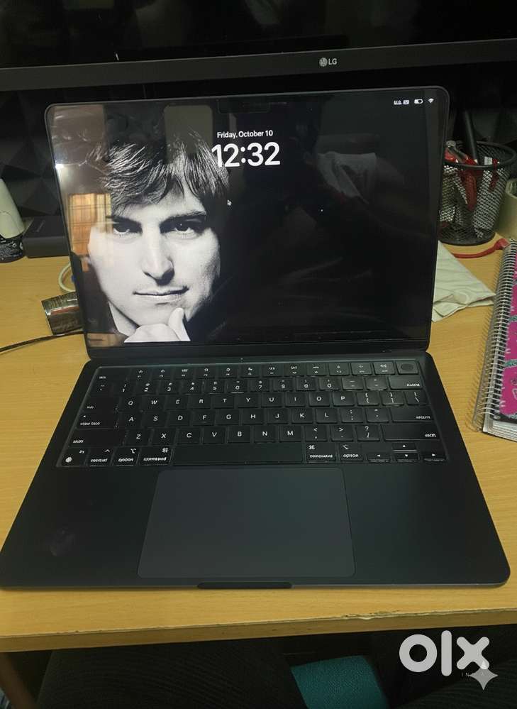 Macbook M2 Chip Air 13inch 8GB 256GB SSD