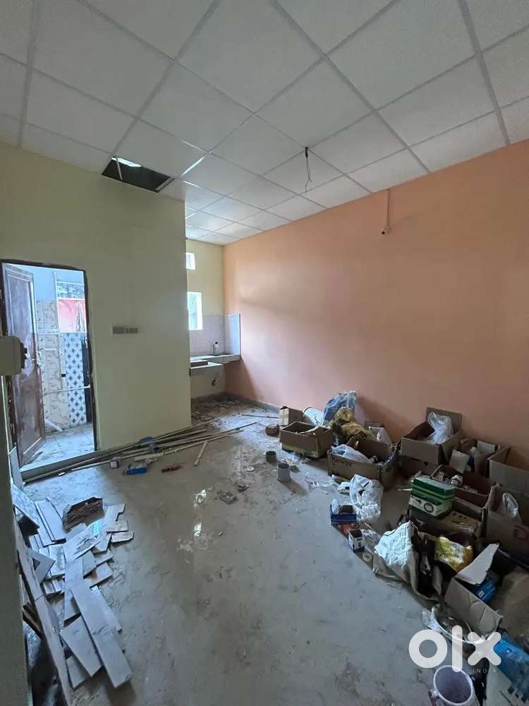 WITHOUT OWNER SINGLE ROOM AVAILABLE FOR RENT