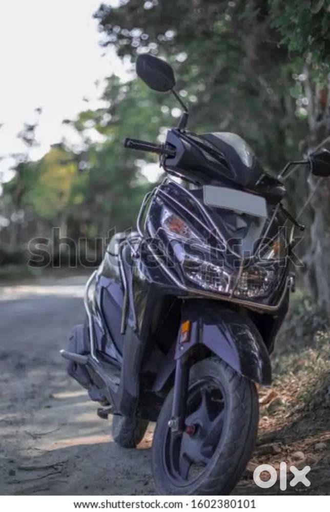 FEMALE ONLY URGENT SALES EXECUTIVE FOR SCOOTY SHOWING FRESHER ya exprn