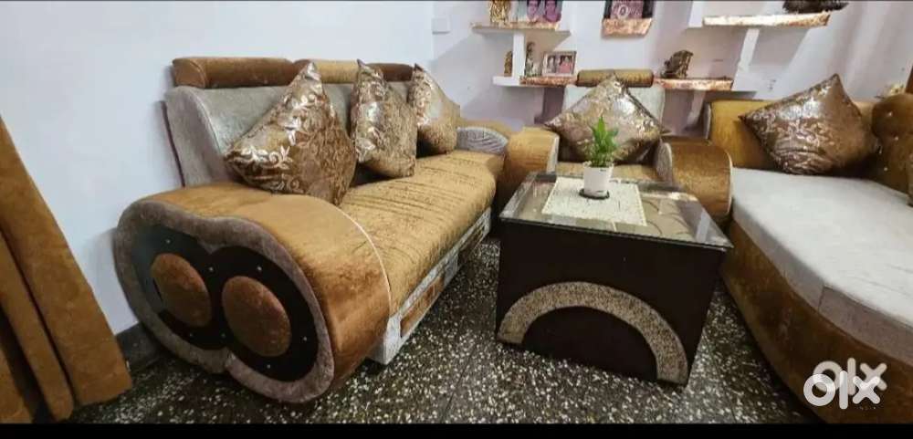 Luxury Sofa Set 3+2 + King Size Couch + Tablel 1.5 Yrs Old Only