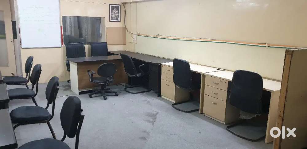 READY TO LOVE IN OFFICE FOR RENT