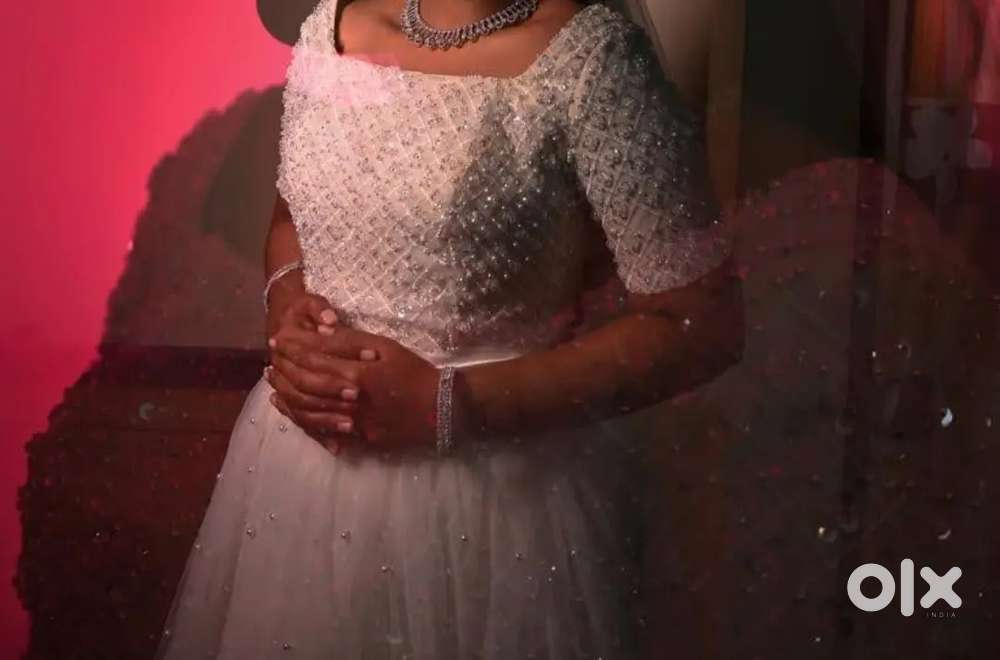 Bridal wedding white new frock with vail for wedding and photoshoot