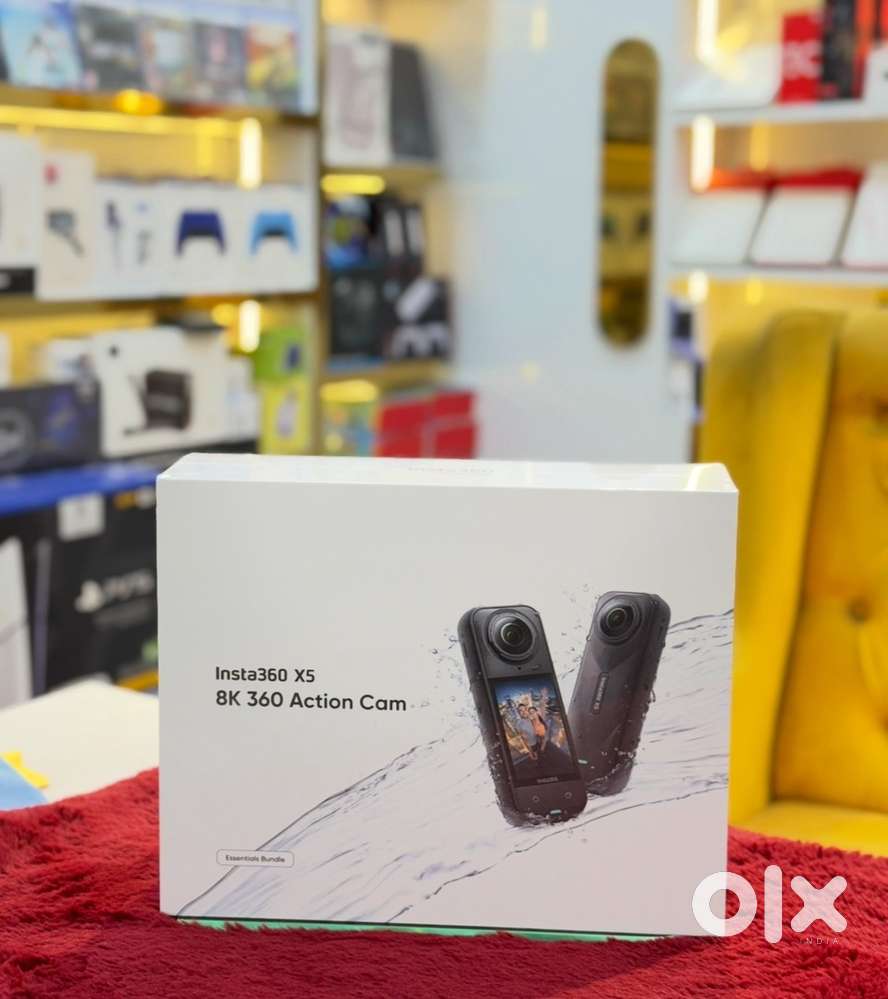 INSTA 360 X5 BUNDLE SEALED WITH STORE BILL AND BRAND WARRANTY