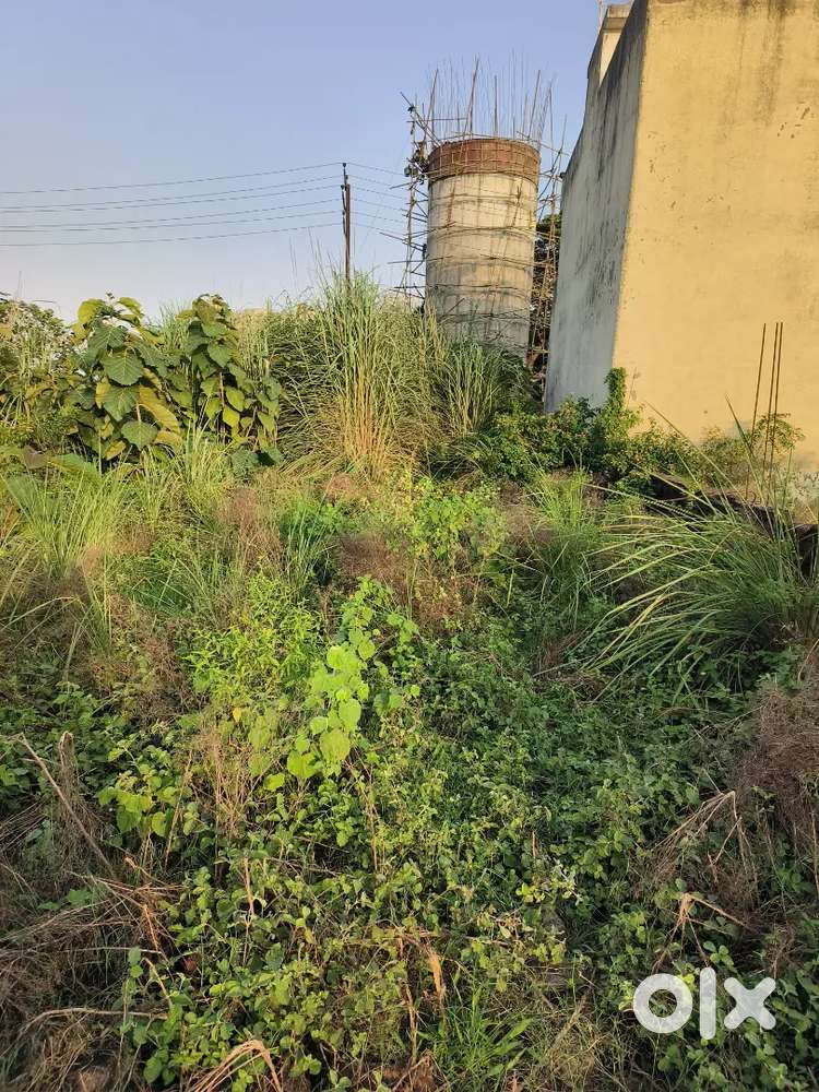 85 gaj ka Plot hai bilkul kam rate hai isse sasta nahi milega