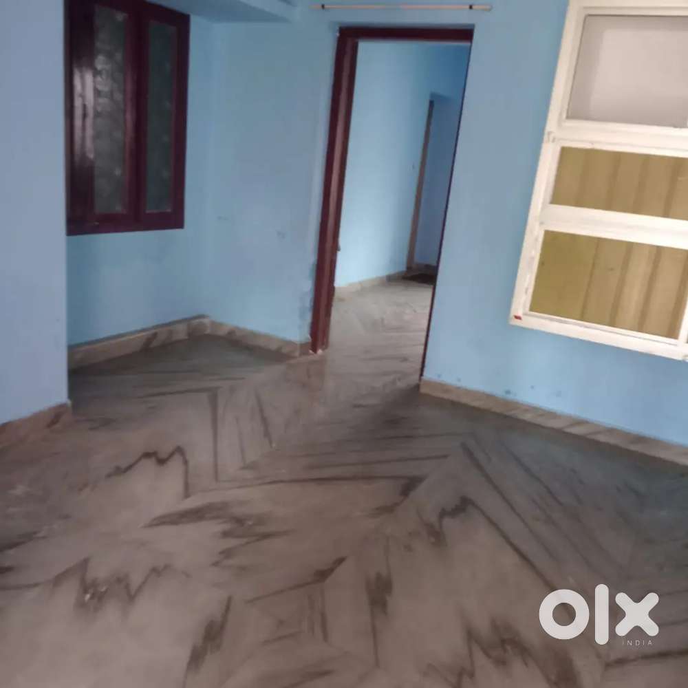 Roadside fully furnished PG with all meals for females