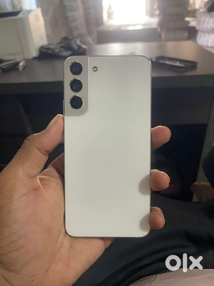 Samsung s22 plus 256gb compay condistion koi vadho nathi