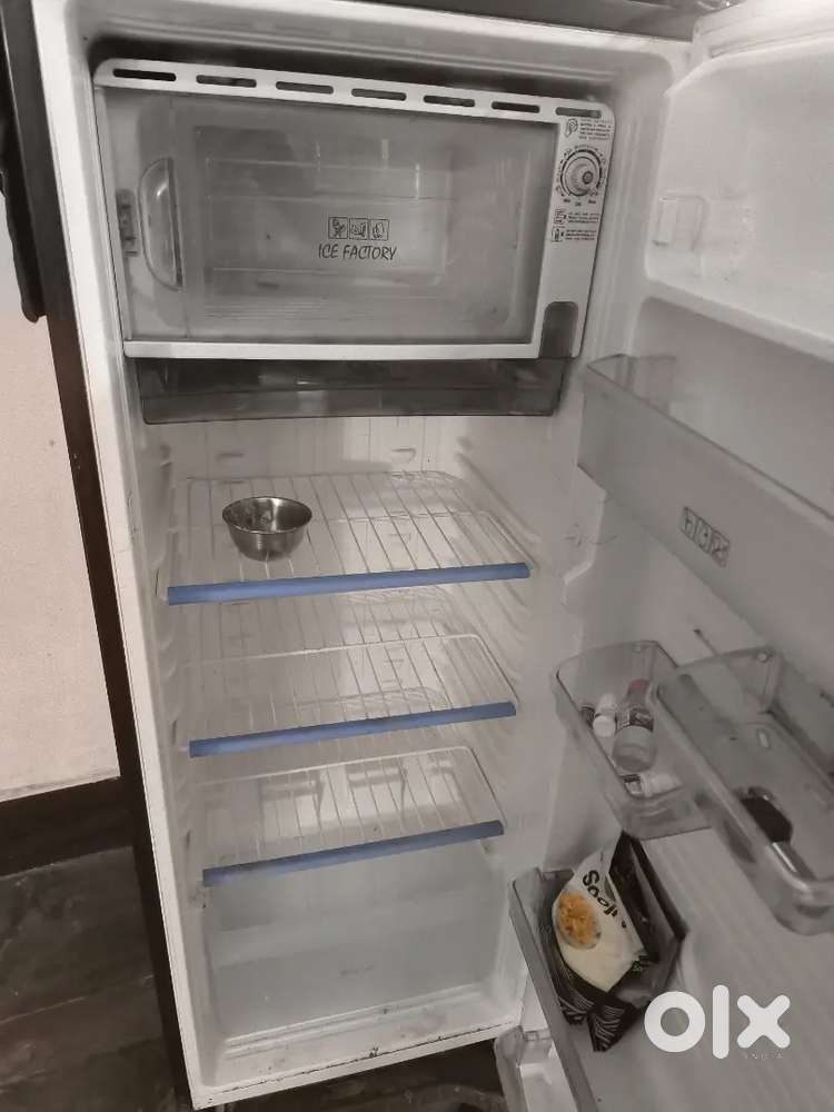 Haier 5 stars Fridge 225 liters