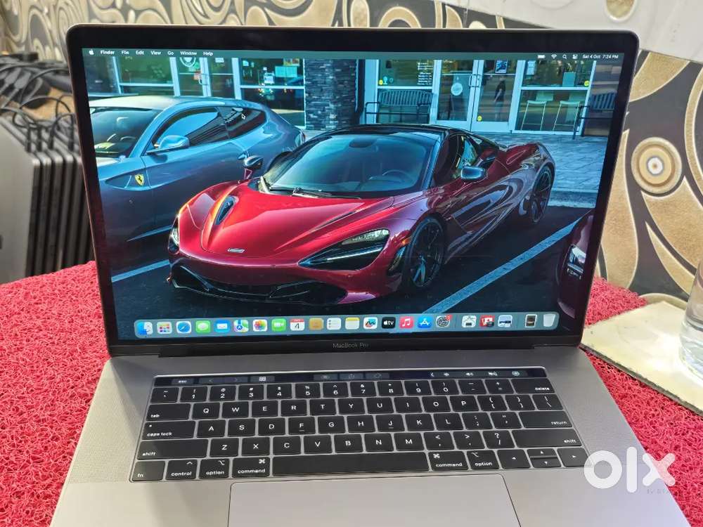 Apple Macbook Pro i9/32gb/2TB/5.5GB Graphics 15inch Retina Touchbar
