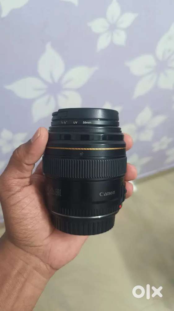 Canon 85mm 1.8 EF lense
