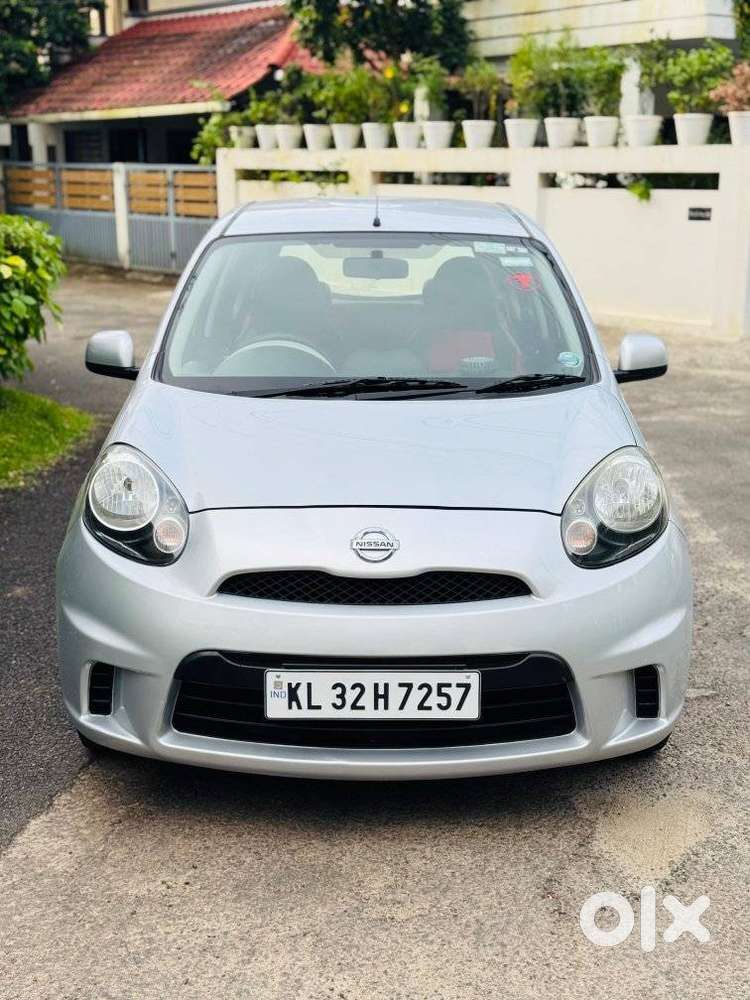 Nissan Micra CVT XV, 2015, Petrol