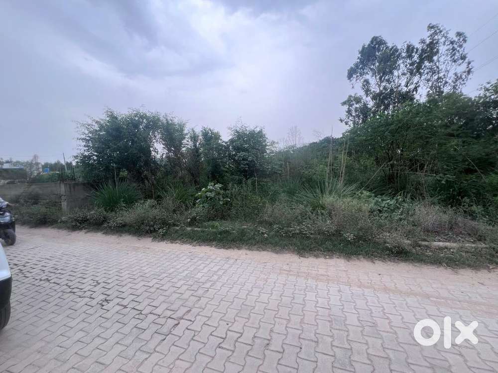 Plot for sale in sector-36
