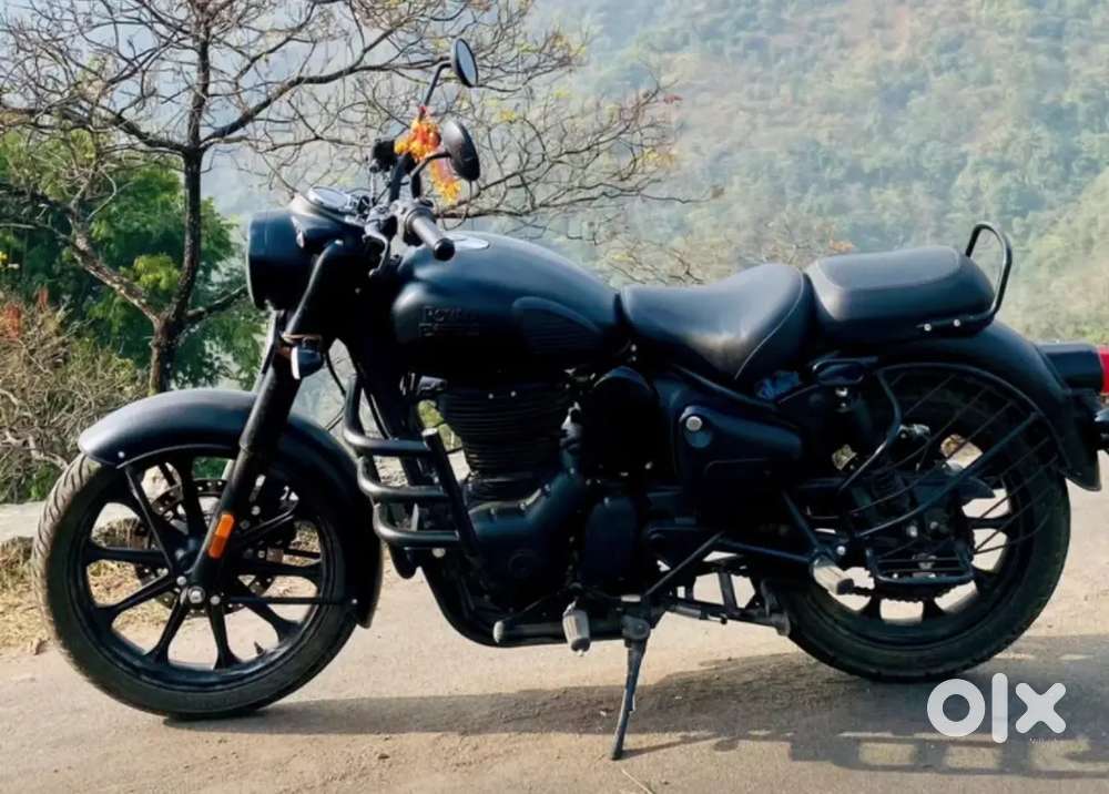 Classic 350 Stealth Black