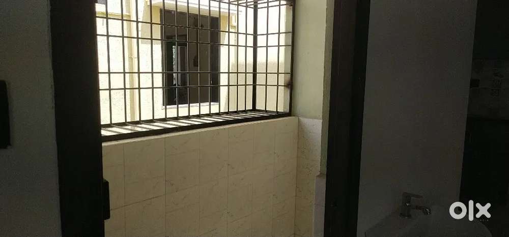 1BHK GROUND FLOOR mvp USODAYA up side to-let available