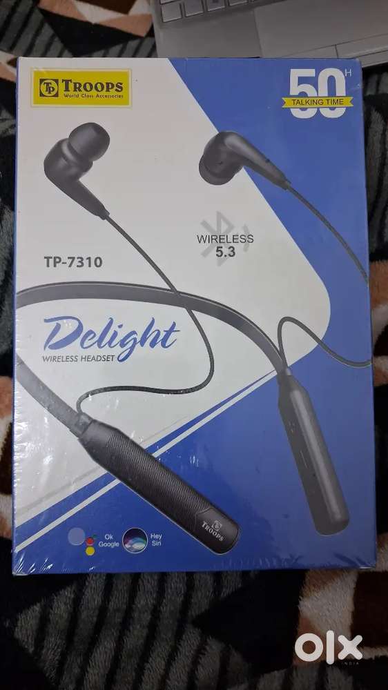 wireless Bluetooth earphones