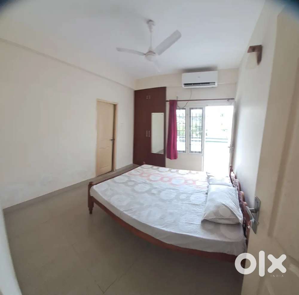 3 bhk fully furnished with generator back up