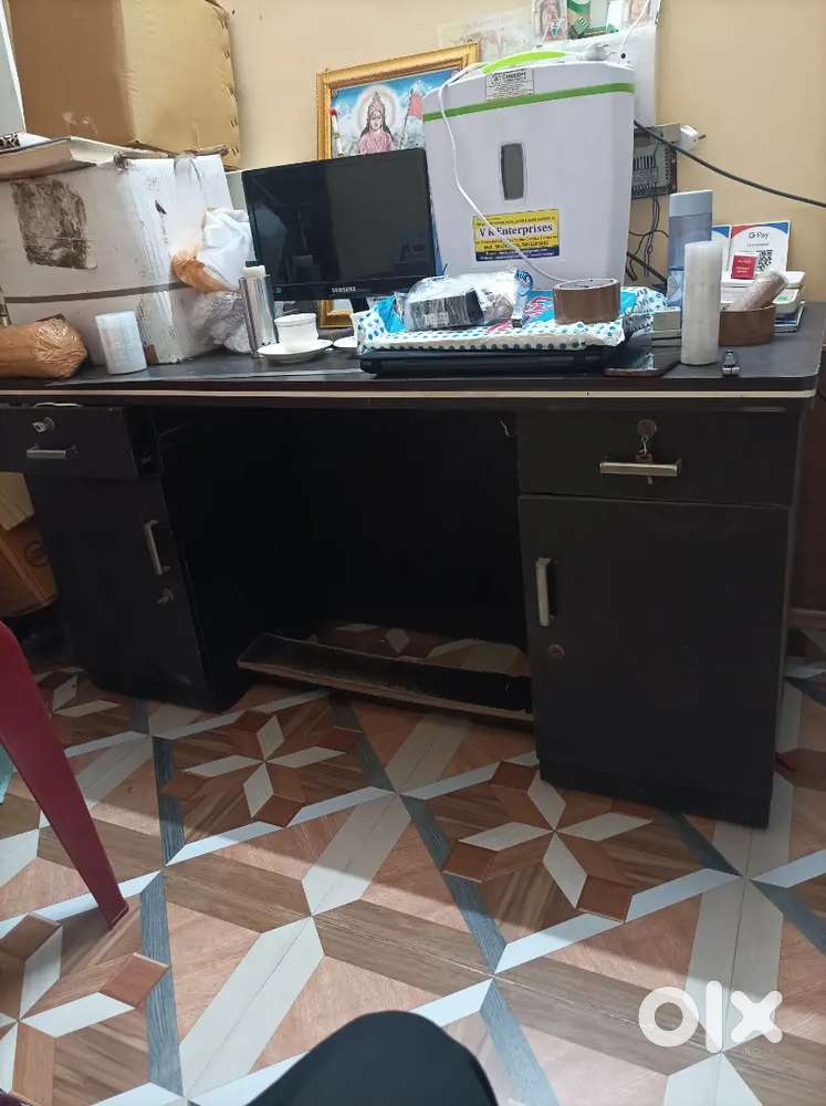 Office Table 2 feet x 5 feet size