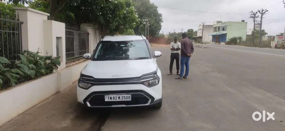 Kia Carens 2023 Petrol 36000 Km Driven and CNG fitted vehicle