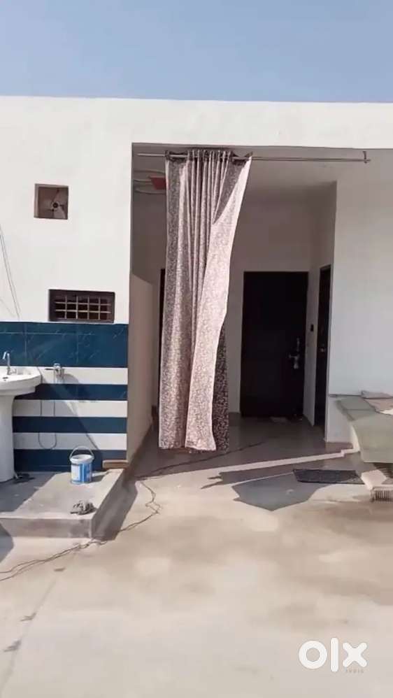 3500 rent hai +bijli ka alag se paise