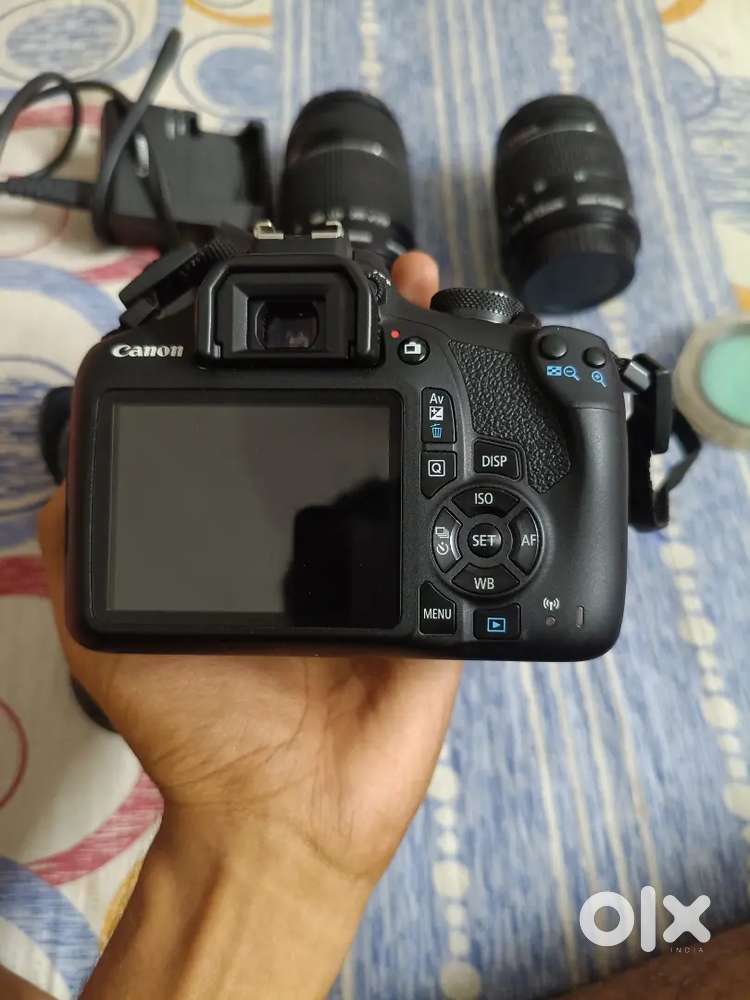 CANON 1500D WITH ZOOM LENS
