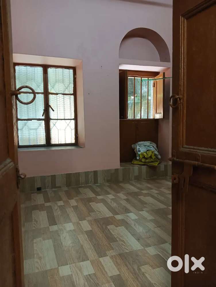 INDEPENDENT GROUND FLOOR AT TALTALA, CENTRAL KOLKATA