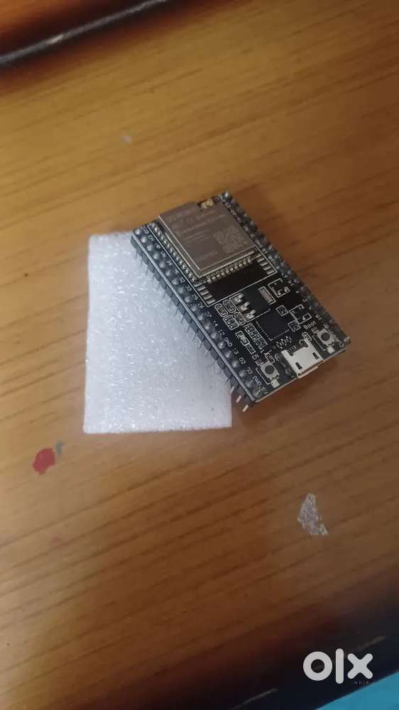 Esp32 Wroom 32U development board, with attachable antenna slot, wifi