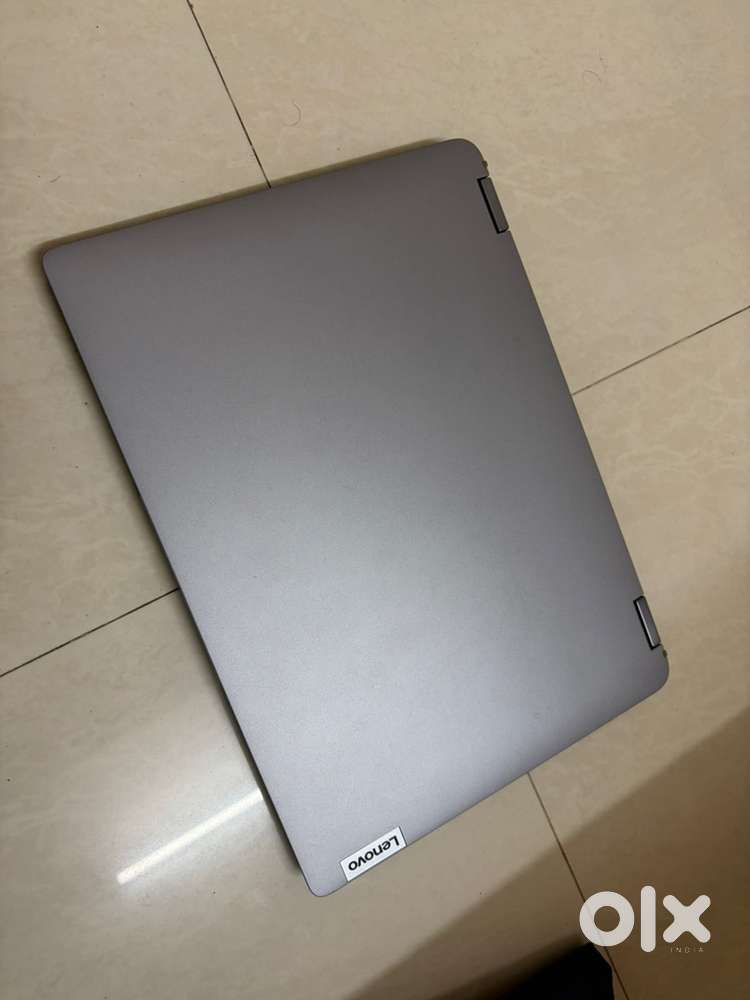Lenovo IdeaPad Flex 5 touchscreen + Live tech fan + logiech mouse