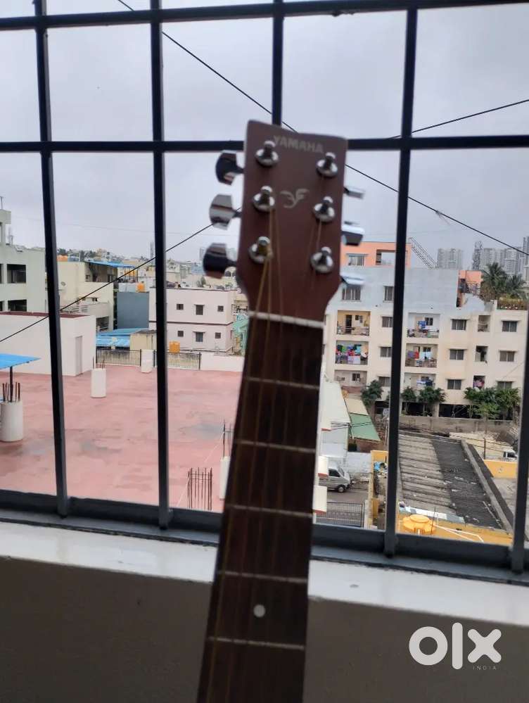 Yamaha FS80C Acoustic Guitar – Natural Finish