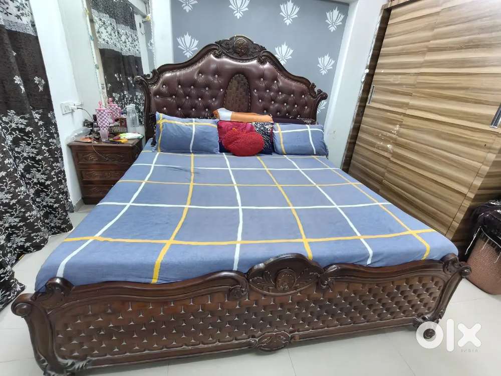 King size bed