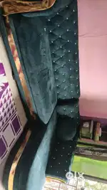 Sofa set with 4 pillows