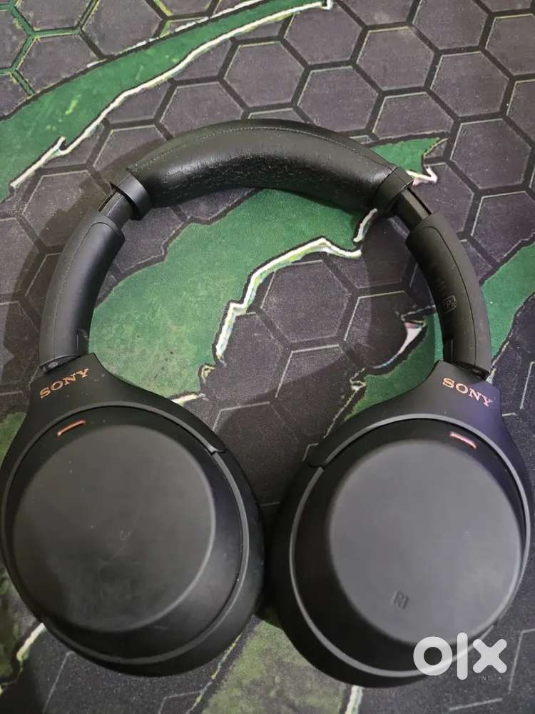 Sony WH-1000XM4 headphones