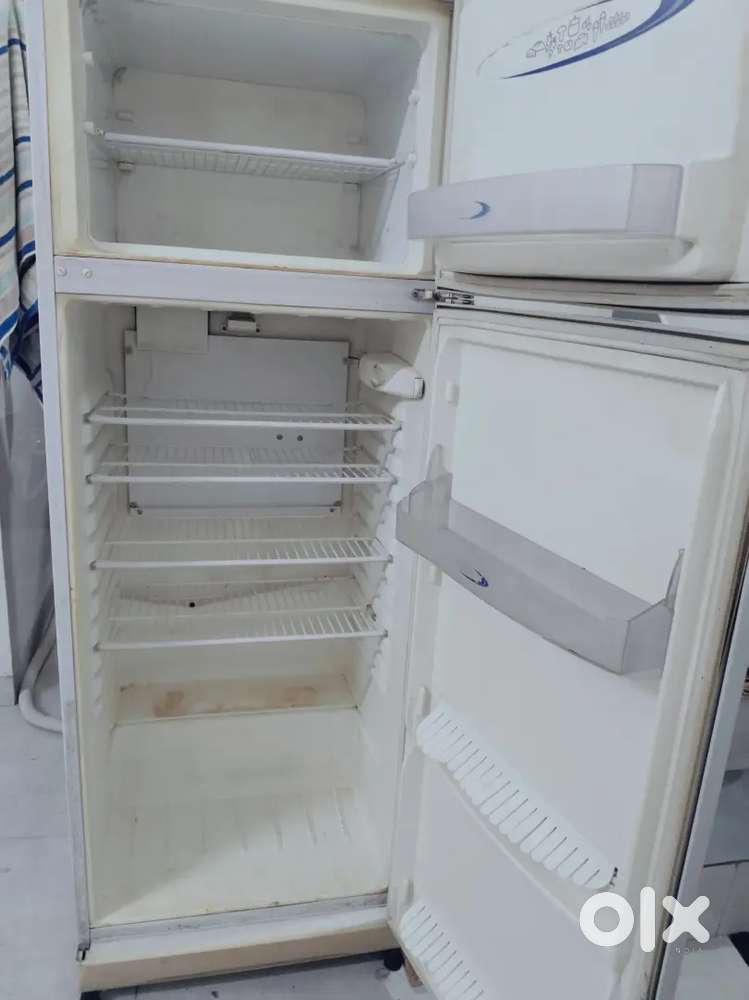 310 Liter Kelvinator Refrigerator