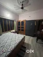 One bed available in a 3bhk flat
