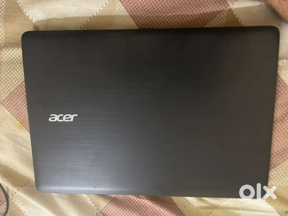 ACER one 14Core i34gb500gbCharger and USB MOUSE INCLUDED