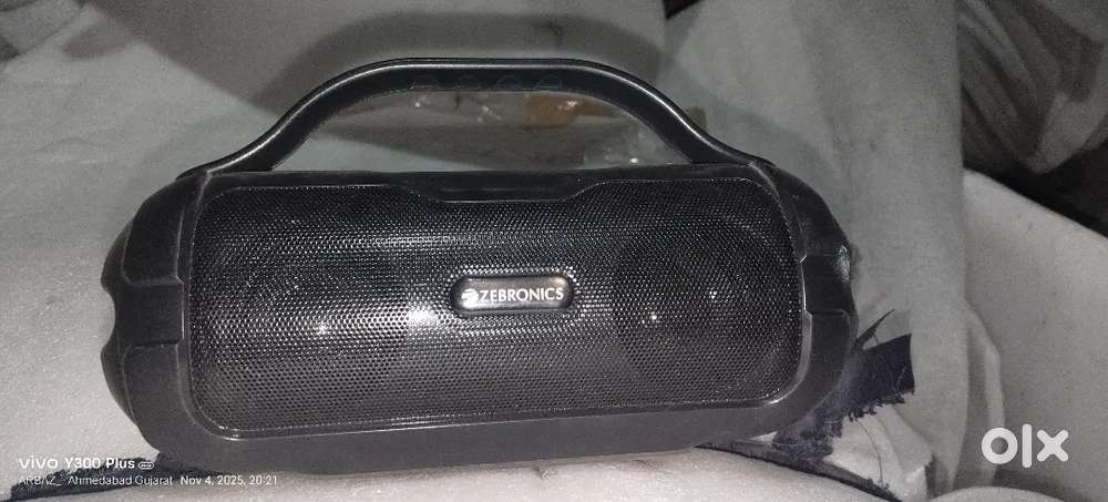 Speaker bluetooth speaker