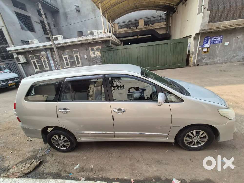 Toyota Innova 2015 Diesel 155000 Km Driven