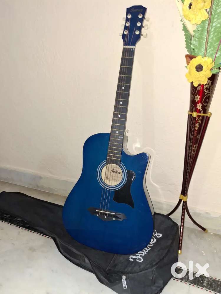 Juarez Acoustic Guitar  Like New  Clear Sound & Free Accessories